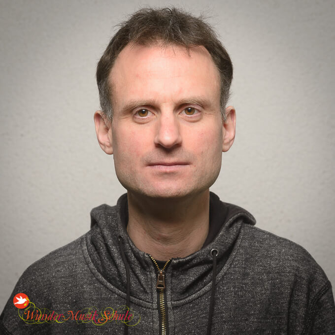 Portrait von Simon Ganly